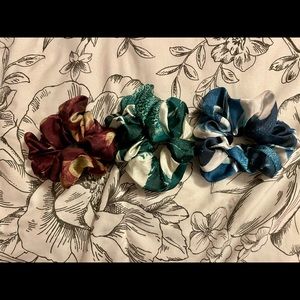 Taylor Swift scrunchies